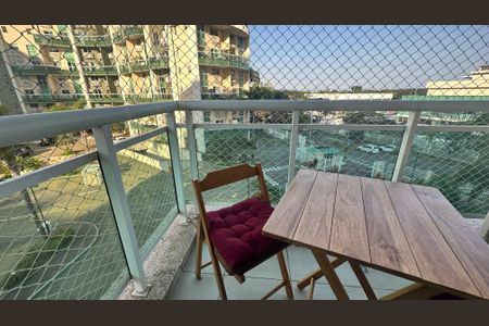 Apartamento à venda com 78m², 2 quartos e 1 vagaVaranda