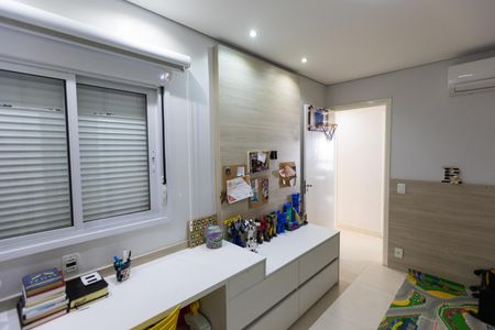 Apartamento à venda com 142m², 4 quartos e 3 vagasQuarto 2