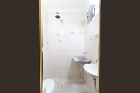 Banheiro de kitnet/studio para alugar com 1 quarto, 25m² em Vila Gustavo, São Paulo