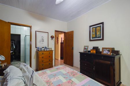 Casa à venda com 250m², 2 quartos e 4 vagas Casa à venda com 250m², 2 quartos e 4 vagasSuíte