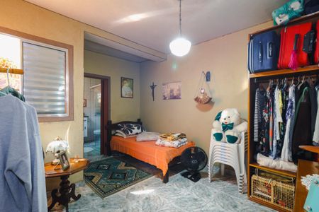 Casa à venda com 250m², 2 quartos e 4 vagas Casa à venda com 250m², 2 quartos e 4 vagasEdicula Quarto