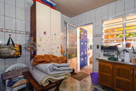 Casa à venda com 250m², 2 quartos e 4 vagas Casa à venda com 250m², 2 quartos e 4 vagasEdicula Sala