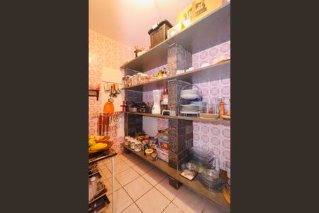 Casa à venda com 250m², 2 quartos e 4 vagas Casa à venda com 250m², 2 quartos e 4 vagasDespensa