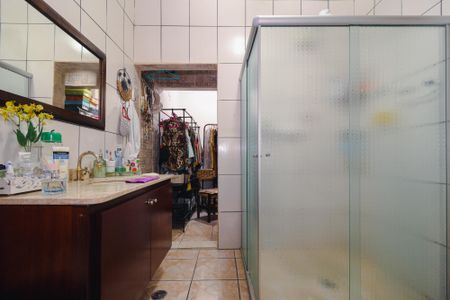 Casa à venda com 250m², 2 quartos e 4 vagas Casa à venda com 250m², 2 quartos e 4 vagasBanheiro da Suíte