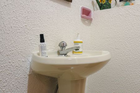 Casa à venda com 250m², 2 quartos e 4 vagas Casa à venda com 250m², 2 quartos e 4 vagasLavabo