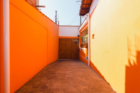 Casa à venda com 250m², 2 quartos e 4 vagas Casa à venda com 250m², 2 quartos e 4 vagasÁrea externa