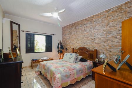 Casa à venda com 250m², 2 quartos e 4 vagas Casa à venda com 250m², 2 quartos e 4 vagasSuíte