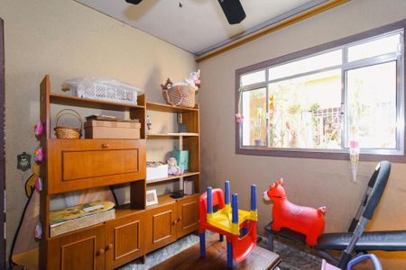 Casa à venda com 250m², 2 quartos e 4 vagas Casa à venda com 250m², 2 quartos e 4 vagasEdicula Quarto