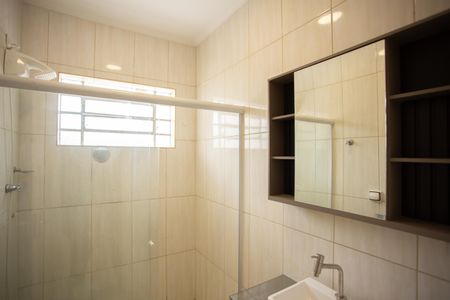 Casa para alugar com 147m², 2 quartos e 2 vagasBanheiro