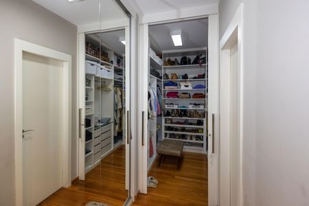 Apartamento à venda com 198m², 4 quartos e 4 vagasCloset da Suíte