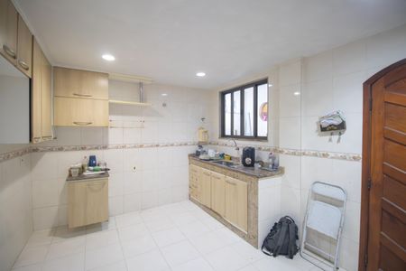 Casa para alugar com 60m², 2 quartos e 2 vagas Casa para alugar com 60m², 2 quartos e 2 vagasCozinha