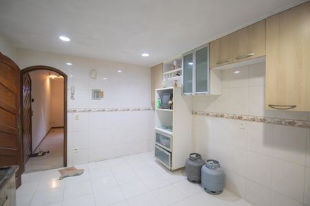 Casa para alugar com 60m², 2 quartos e 2 vagas Casa para alugar com 60m², 2 quartos e 2 vagasCozinha