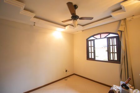 Sala de casa para alugar com 2 quartos, 60m² em Pião, São Gonçalo