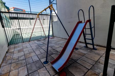 Apartamento para alugar com 72m², 2 quartos e 1 vaga Apartamento para alugar com 72m², 2 quartos e 1 vagaÁrea comum - Playground