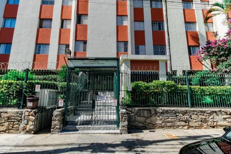 Apartamento para alugar com 72m², 2 quartos e 1 vaga Apartamento para alugar com 72m², 2 quartos e 1 vagaFachada