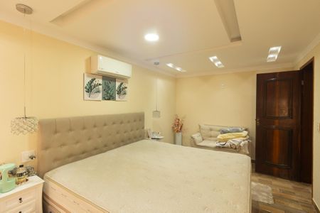 Casa para alugar com 675m², 4 quartos e 3 vagas Casa para alugar com 675m², 4 quartos e 3 vagasSuíte 1