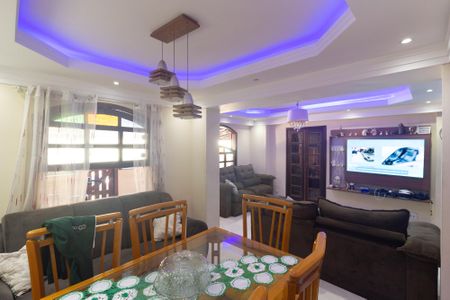 Casa para alugar com 675m², 4 quartos e 3 vagas Casa para alugar com 675m², 4 quartos e 3 vagasSala