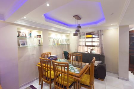 Casa para alugar com 675m², 4 quartos e 3 vagas Casa para alugar com 675m², 4 quartos e 3 vagasSala