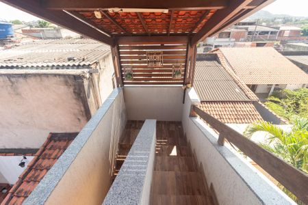 Casa para alugar com 675m², 4 quartos e 3 vagas Casa para alugar com 675m², 4 quartos e 3 vagasEscada