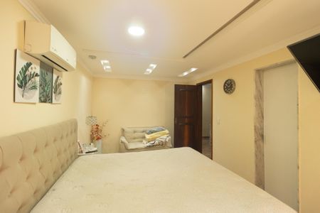 Casa para alugar com 675m², 4 quartos e 3 vagas Casa para alugar com 675m², 4 quartos e 3 vagasSuíte 1