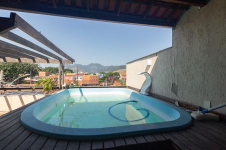 Casa para alugar com 675m², 4 quartos e 3 vagas Casa para alugar com 675m², 4 quartos e 3 vagasPiscina