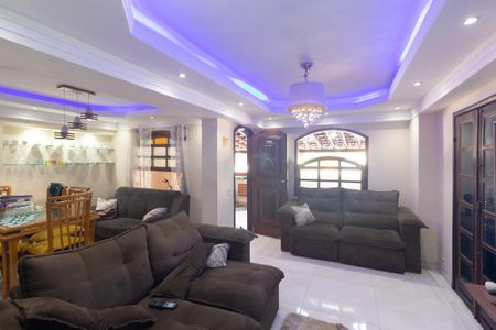 Casa para alugar com 675m², 4 quartos e 3 vagas Casa para alugar com 675m², 4 quartos e 3 vagasSala