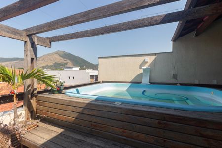 Casa para alugar com 675m², 4 quartos e 3 vagas Casa para alugar com 675m², 4 quartos e 3 vagasPiscina