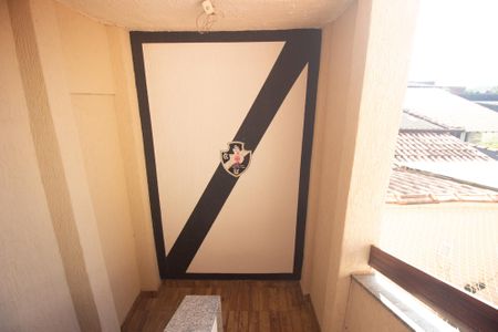 Casa para alugar com 675m², 4 quartos e 3 vagas Casa para alugar com 675m², 4 quartos e 3 vagasEscada