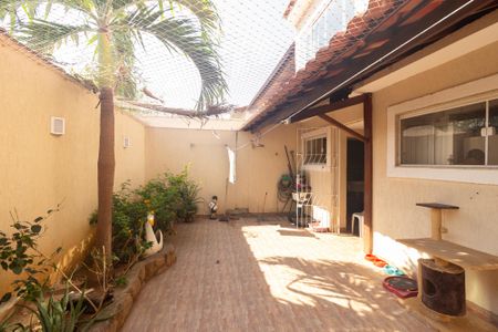 Casa para alugar com 675m², 4 quartos e 3 vagas Casa para alugar com 675m², 4 quartos e 3 vagasVaranda