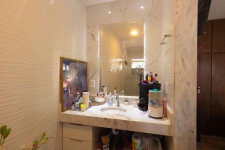 Casa para alugar com 675m², 4 quartos e 3 vagas Casa para alugar com 675m², 4 quartos e 3 vagasBanheiro da Suíte 2