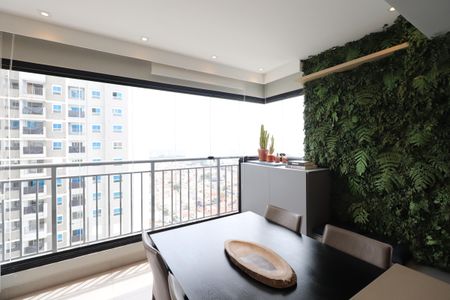 Sacada de apartamento à venda com 2 quartos, 69m² em Tatuapé, São Paulo