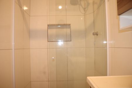 Banheiro de kitnet/studio à venda com 1 quarto, 27m² em Santa Cecilia, São Paulo