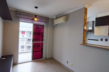 Sala de apartamento à venda com 2 quartos, 50m² em Anil, Rio de Janeiro