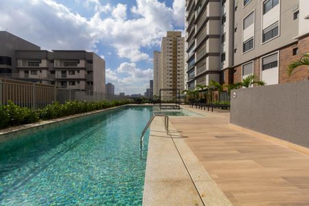 Apartamento à venda com 100m², 3 quartos e 2 vagas Apartamento à venda com 100m², 3 quartos e 2 vagasÁrea comum - Piscina