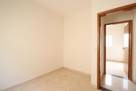 Quarto 2 de apartamento para alugar com 2 quartos, 50m² em Jardim Inconfidência, Uberlândia