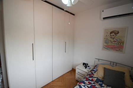 Casa de condomínio à venda com 180m², 5 quartos e 4 vagasQuarto 1