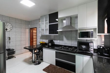 Casa à venda com 255m², 3 quartos e 2 vagasCozinha