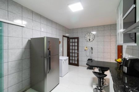 Casa à venda com 255m², 3 quartos e 2 vagasCozinha