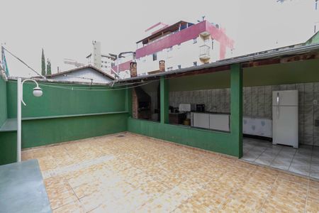 Casa à venda com 255m², 3 quartos e 2 vagasQuintal