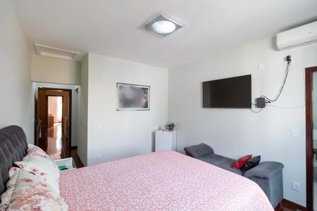 Casa à venda com 255m², 3 quartos e 2 vagasSuíte 2