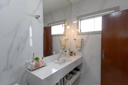 Casa à venda com 255m², 3 quartos e 2 vagasBanheiro da Suíte 2