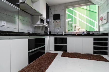 Casa à venda com 255m², 3 quartos e 2 vagasCozinha