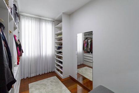 Casa à venda com 255m², 3 quartos e 2 vagasCloset da suíte 2