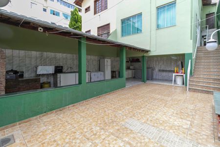 Casa à venda com 255m², 3 quartos e 2 vagasQuintal