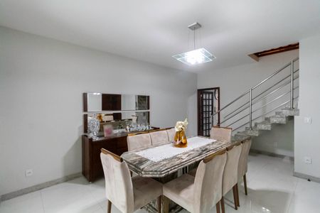 Casa à venda com 255m², 3 quartos e 2 vagasCopa