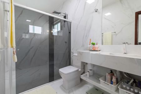 Casa à venda com 255m², 3 quartos e 2 vagasBanheiro da Suíte 2