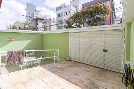 Casa à venda com 255m², 3 quartos e 2 vagasEntrada