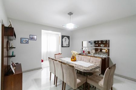 Casa à venda com 255m², 3 quartos e 2 vagasCopa