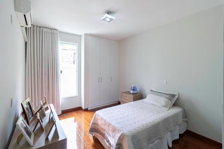 Casa à venda com 255m², 3 quartos e 2 vagasSuíte 1