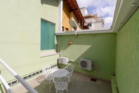 Casa à venda com 255m², 3 quartos e 2 vagasEntrada